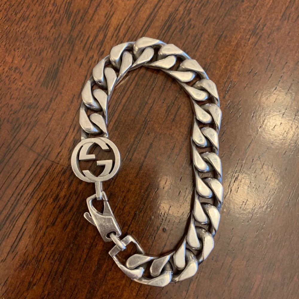 Gucci interlocking silver bracket